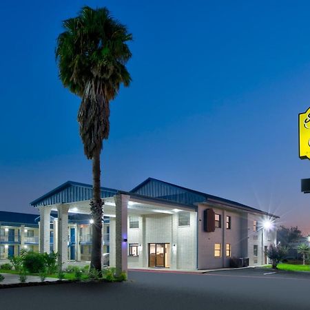 Super 8 By Wyndham Victoria - South - Hwy 59 Hotel ภายนอก รูปภาพ